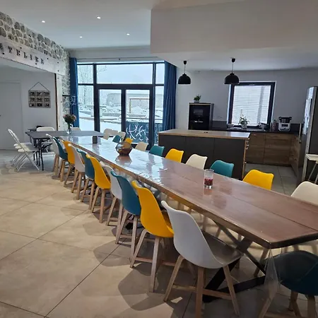 Des Gorges Du Lignon Pour 29 Personnes Semesterbostad Grazac (Auvergne)